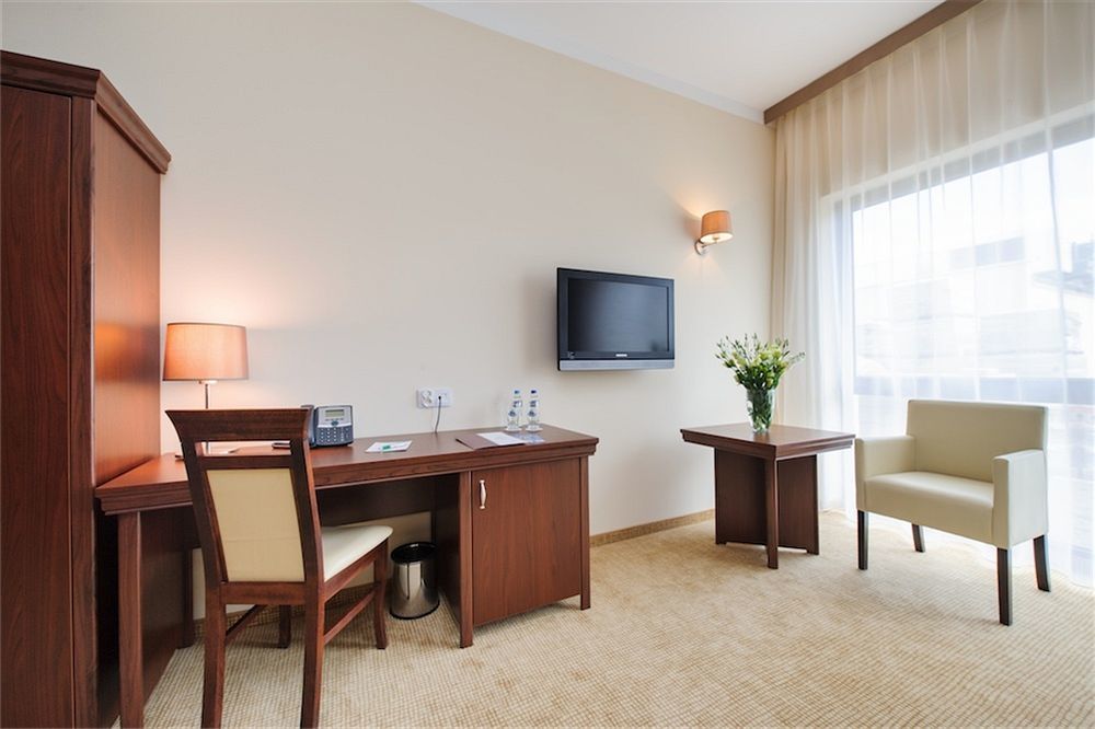Hotel Trzebnica Extérieur photo