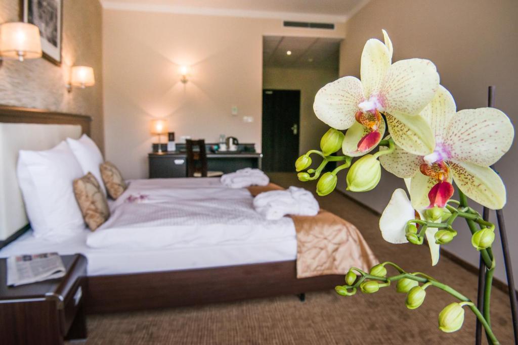 Hotel Trzebnica Extérieur photo