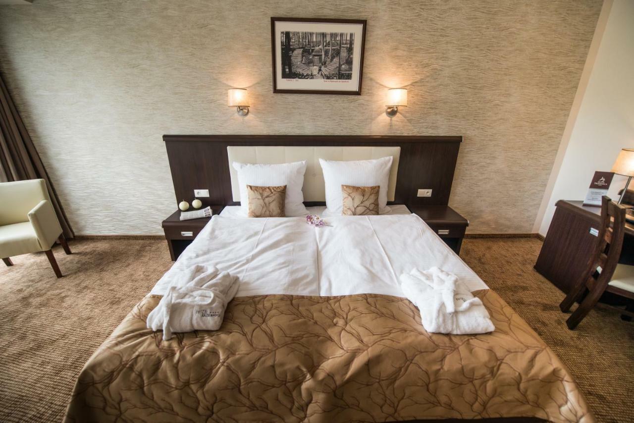 Hotel Trzebnica Chambre photo